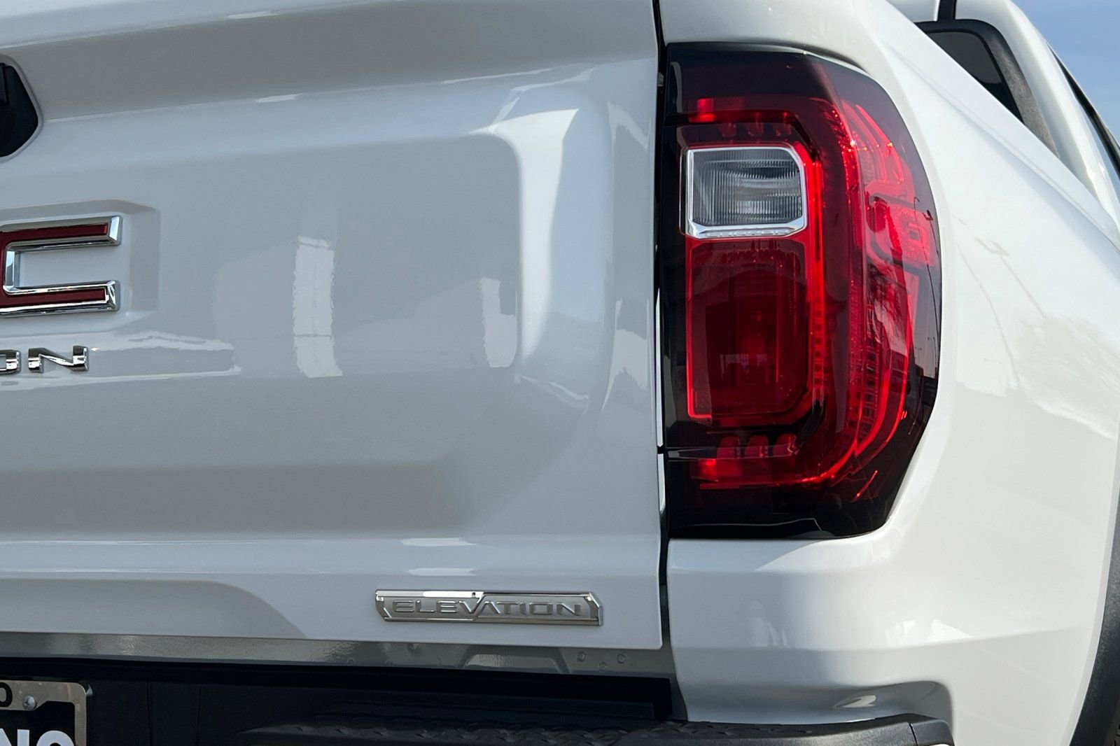 New 2026 GMC Canyon Elevation image 7