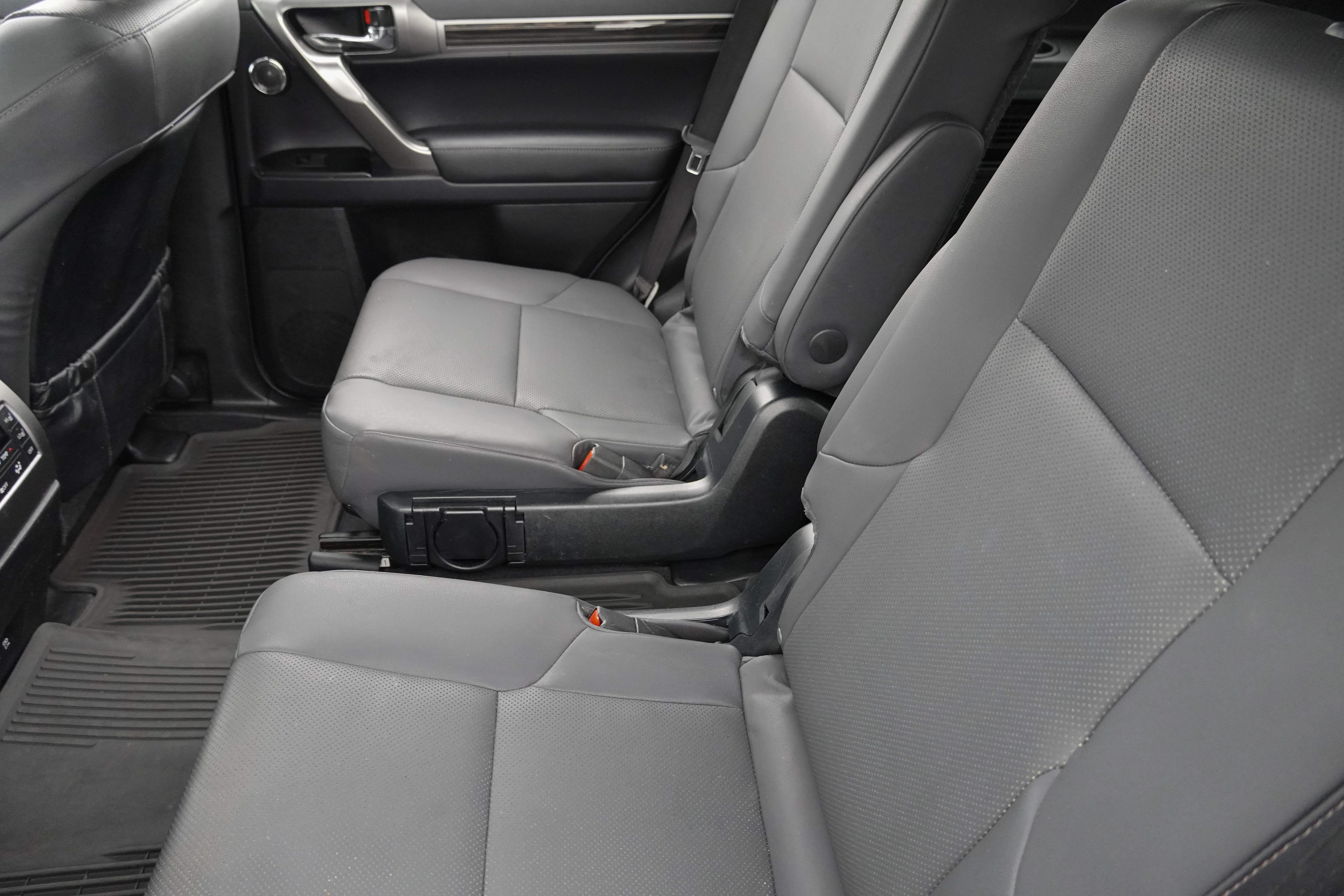 Used 2022 Lexus GX 460 Premium w/ Accessory Package AWD/4WD image 36
