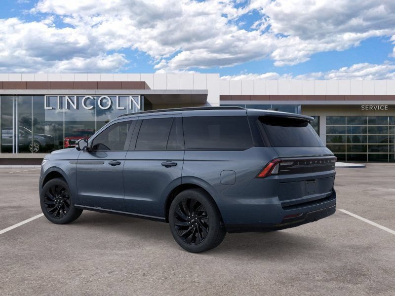 New 2026 Lincoln Navigator Reserve w/ Jet Appearance Package AWD/4WD image 4