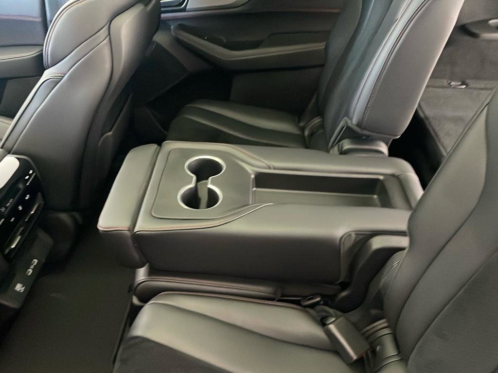 Used 2022 Acura MDX A-Spec image 36