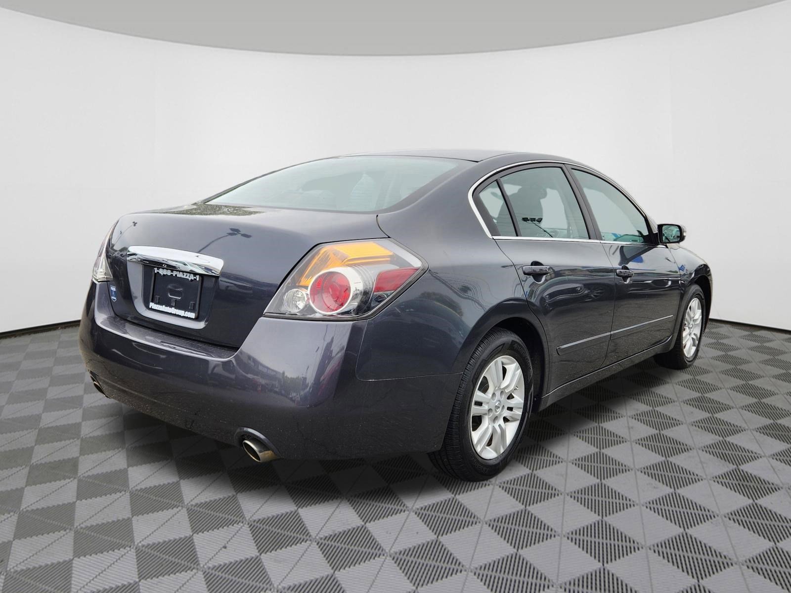 Used 2011 Nissan Altima 2.5 S w/ Convenience Pkg FWD image 4