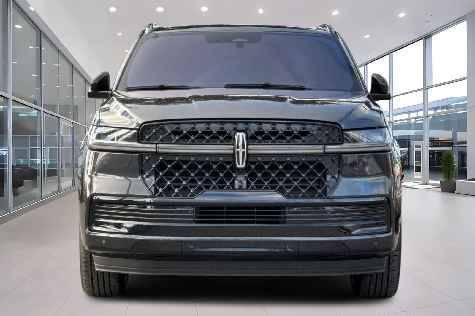 Used 2025 Lincoln Navigator Black Label image 9
