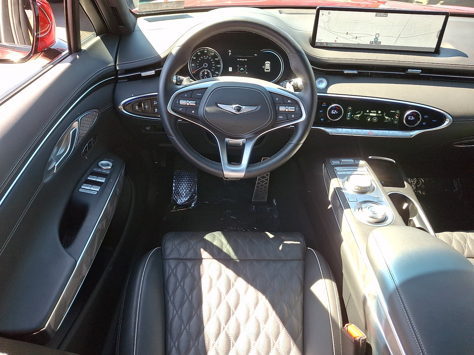 Used 2025 Genesis GV70 3.5T Sport w/ Sport Advanced Package AWD/4WD image 11