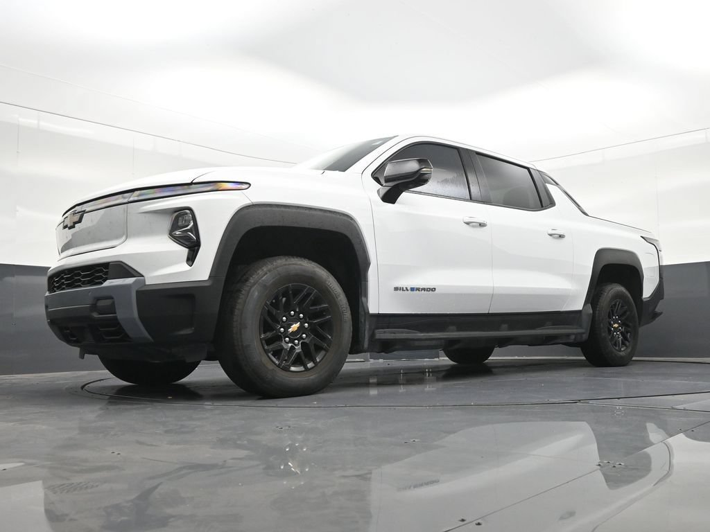 Used 2025 Chevrolet Silverado EV LT AWD/4WD image 24