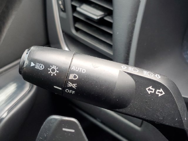 Used 2024 Nissan Rogue S AWD/4WD image 9