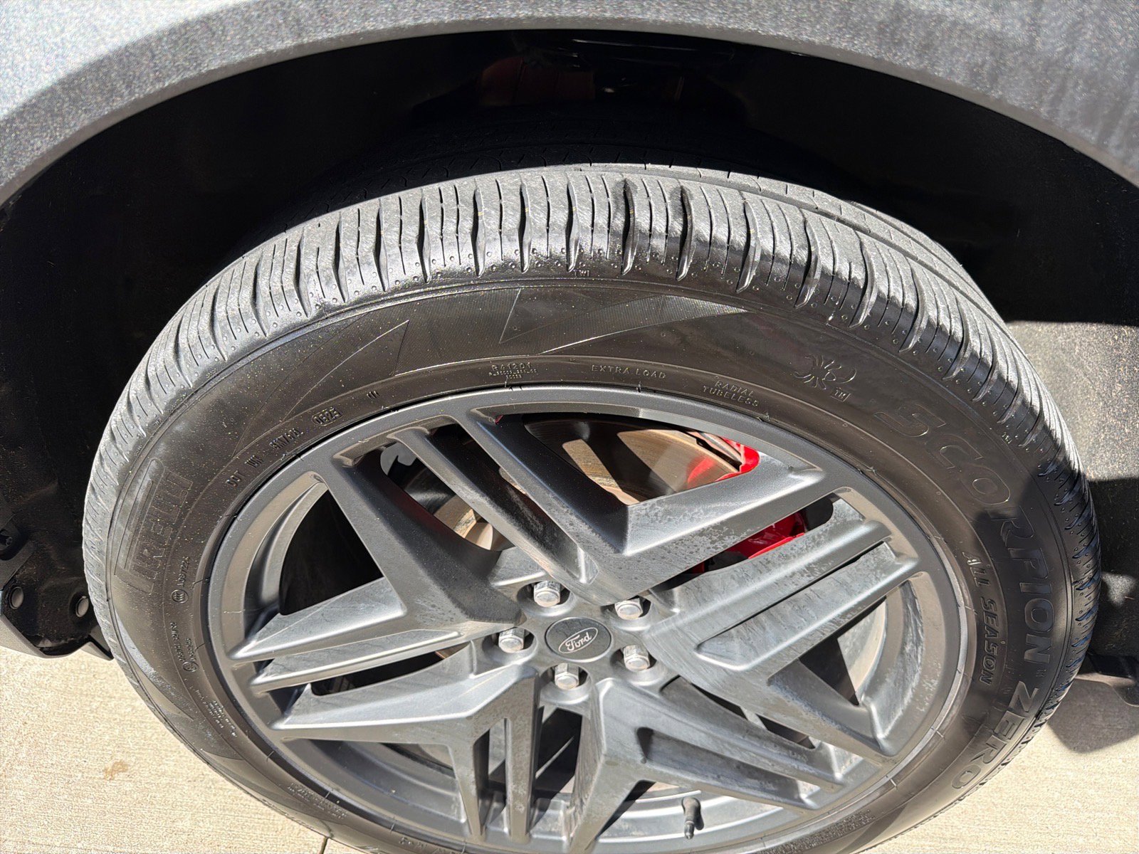 Used 2025 Ford Explorer ST-Line w/ ST-Line Street Pack image 8