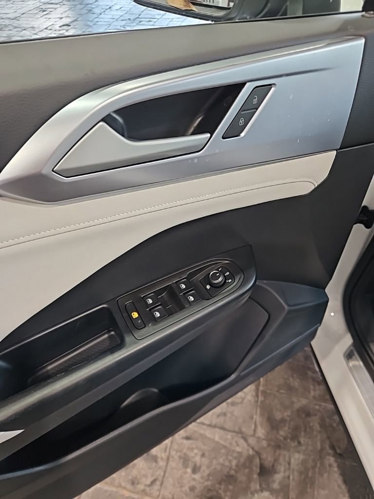 New 2026 Volkswagen Taos SE image 26