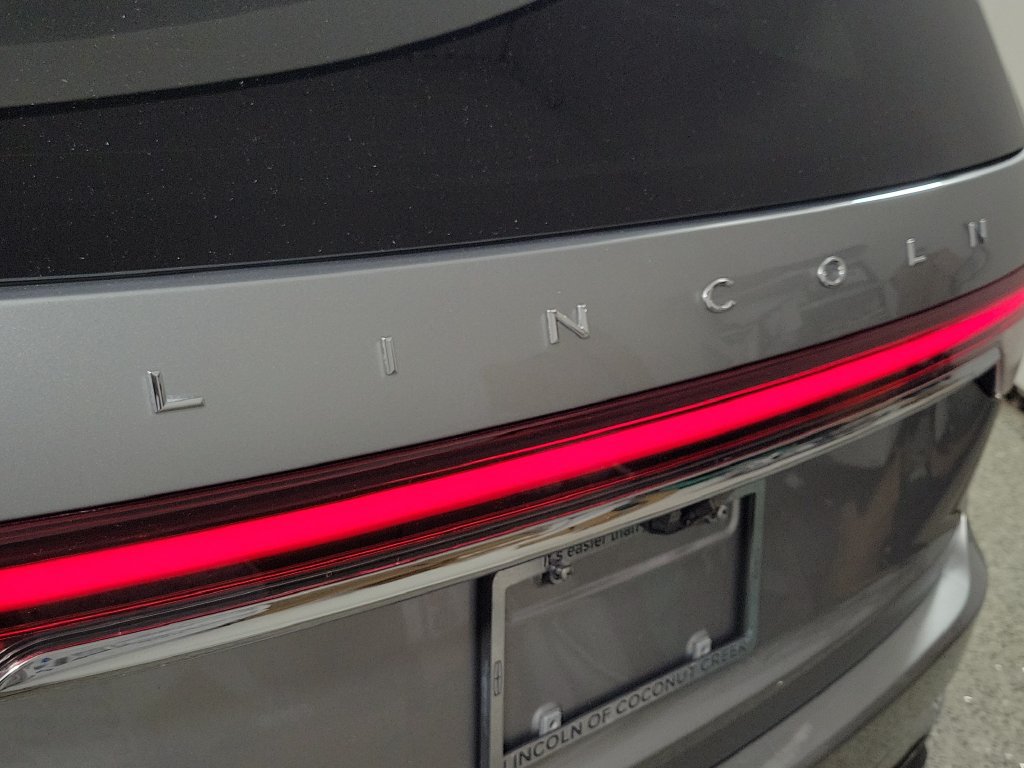 Certified 2024 Lincoln Aviator 2WD w/ Premium Package image 5