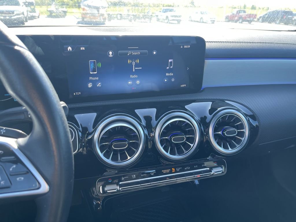 Used 2025 Mercedes-Benz CLA 250 4MATIC image 26