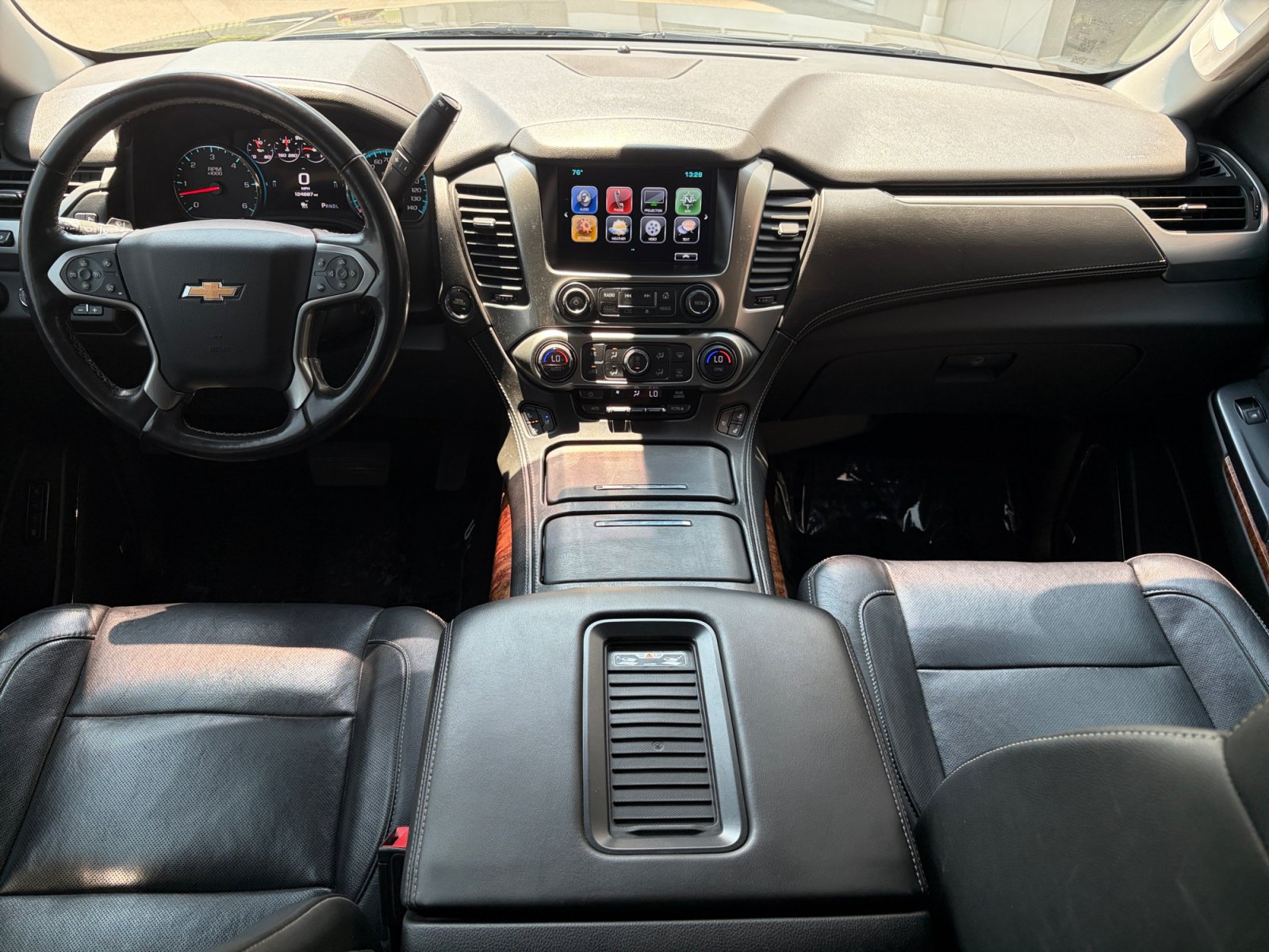 Used 2018 Chevrolet Suburban Premier AWD/4WD image 17