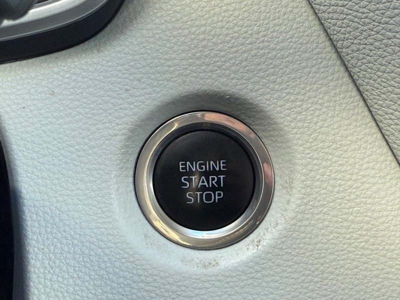 Used 2022 Toyota Corolla SE image 17