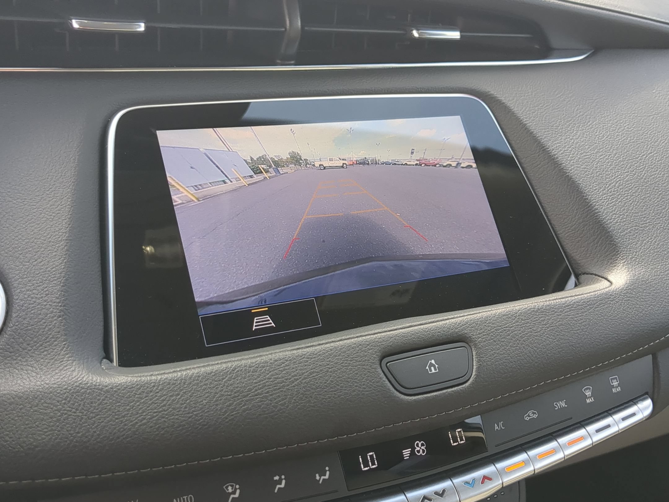 Certified 2023 Cadillac XT4 Luxury w/ Cold Weather Package FWD image 12