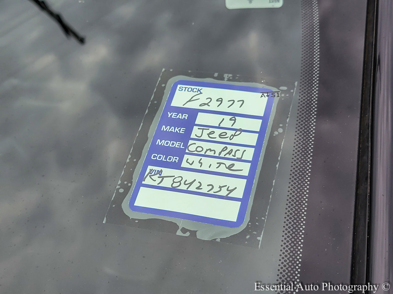 Used 2019 Jeep Compass Limited image 35