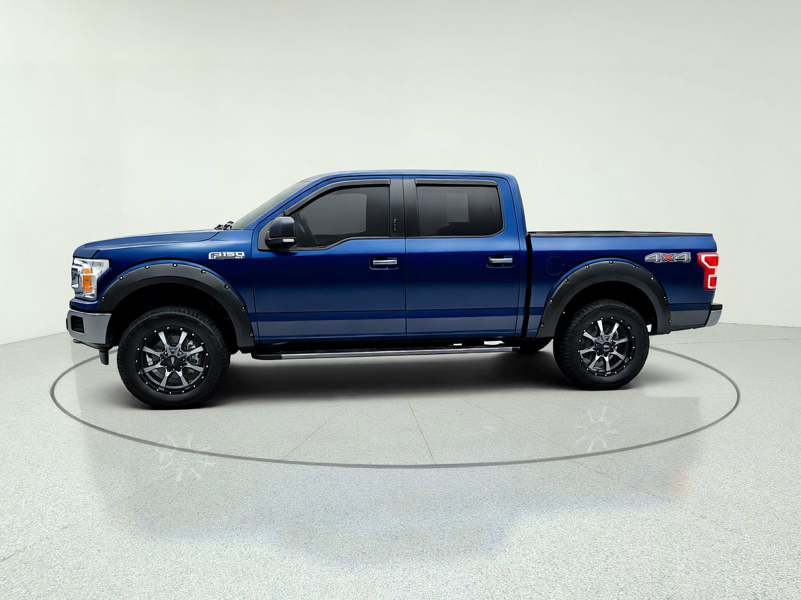 Used 2018 Ford F150 XLT w/ Equipment Group 302A Luxury AWD/4WD image 3