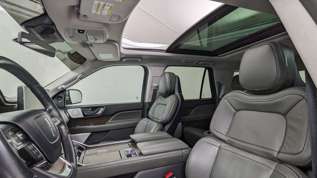 Used 2023 Lincoln Navigator Black Label image 3