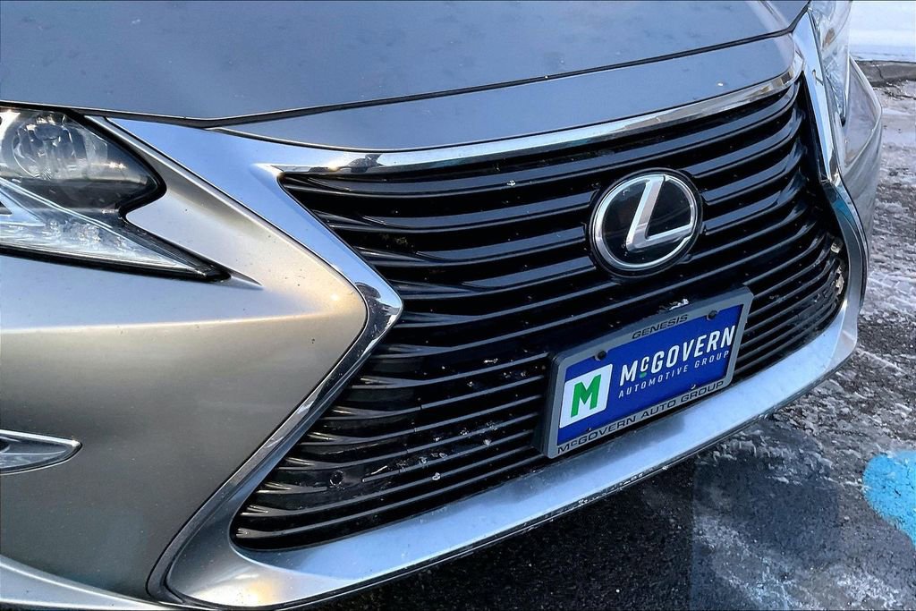 Used 2016 Lexus ES 350 w/ Navigation System Package image 32