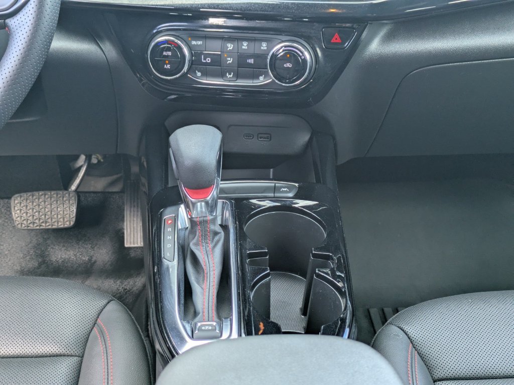 Used 2025 Chevrolet Trax RS w/ Driver Confidence Package FWD image 19