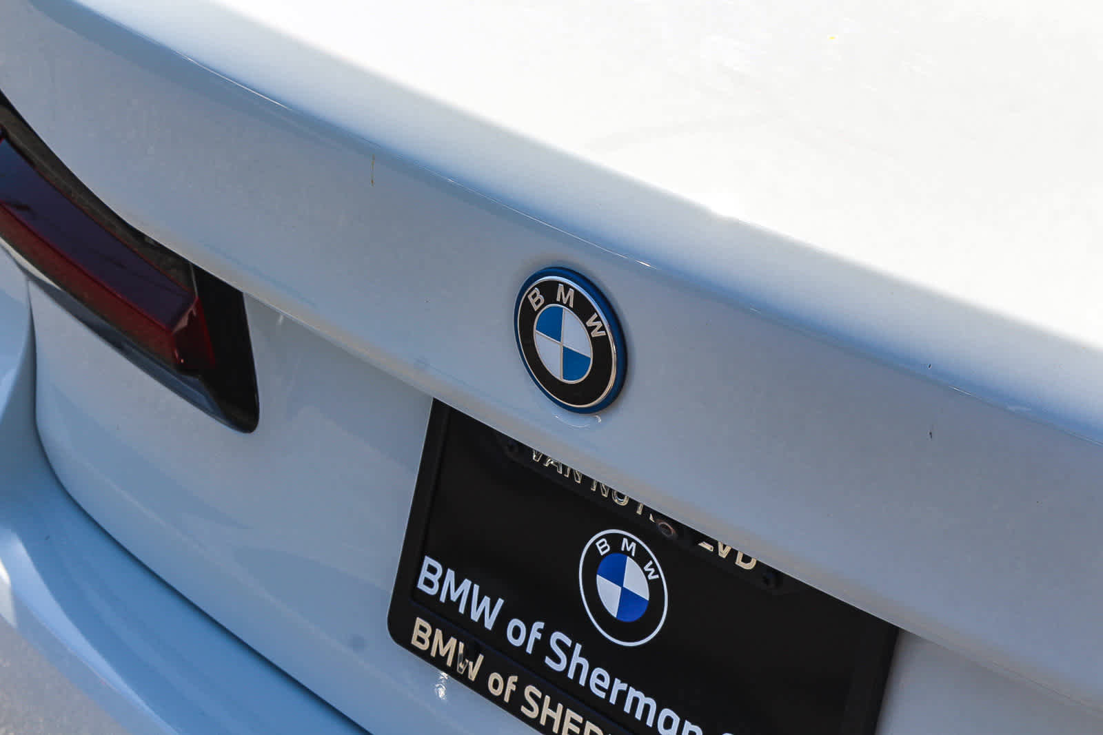 Certified 2023 BMW 530e RWD image 8