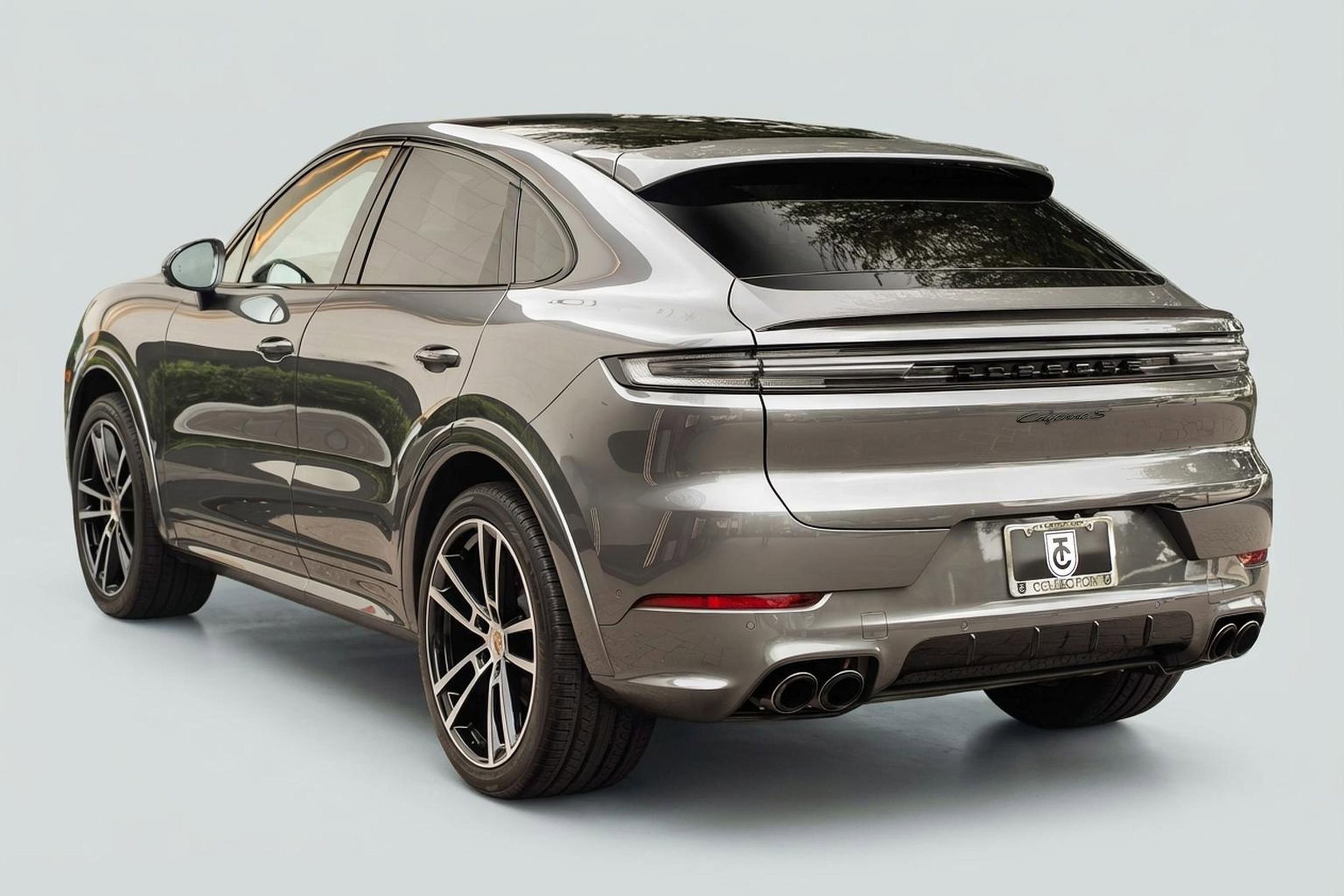 Used 2025 Porsche Cayenne S image 16