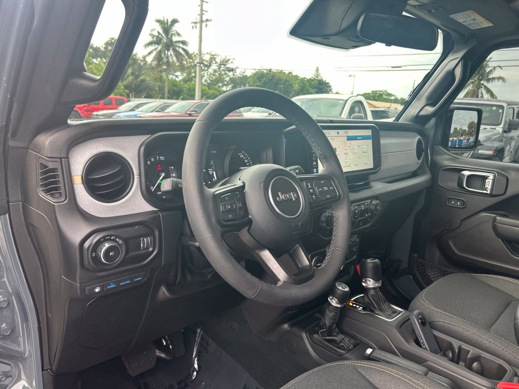 Used 2025 Jeep Wrangler Unlimited Sport S 4xe AWD/4WD image 10