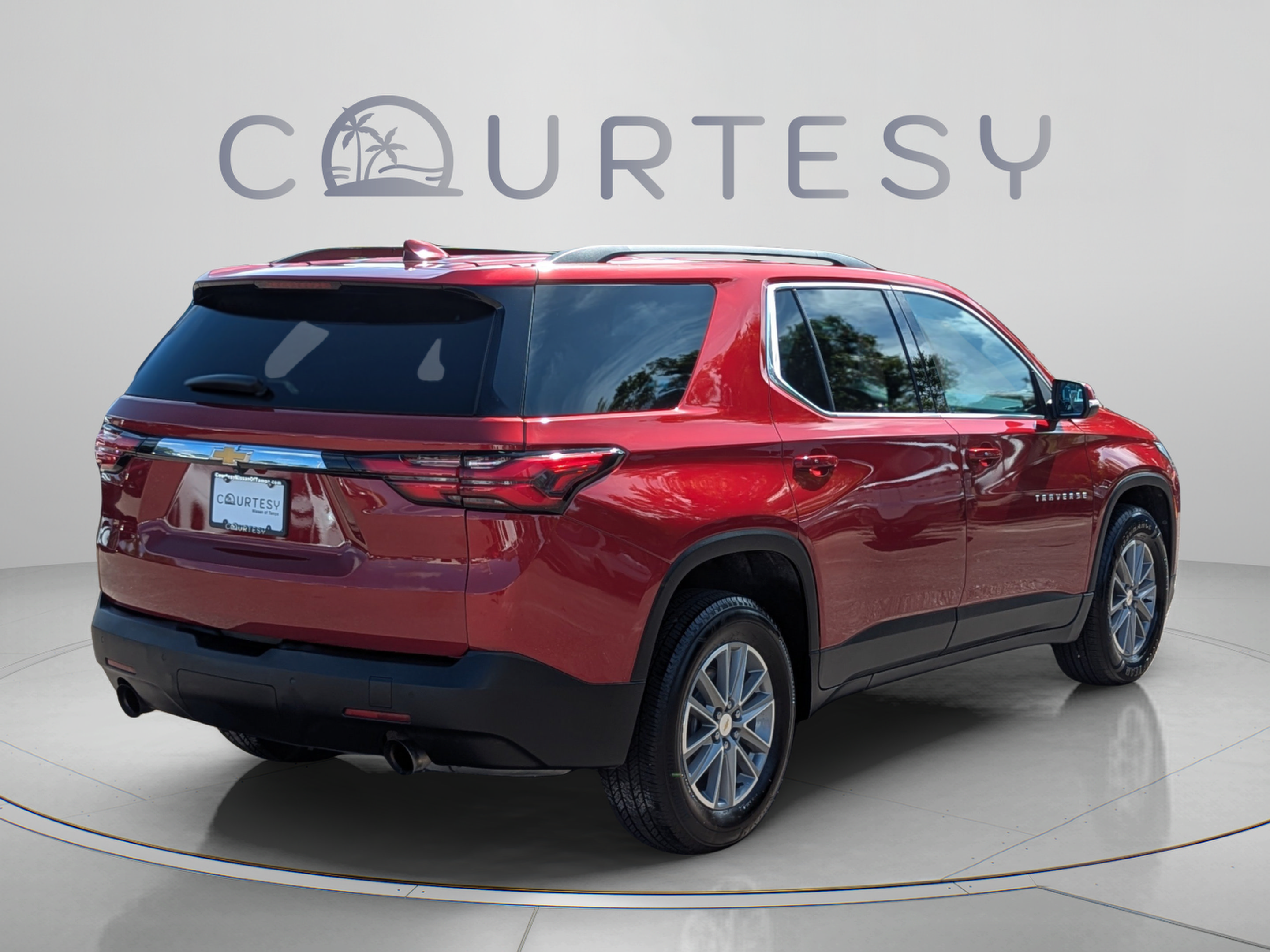 Used 2023 Chevrolet Traverse LT FWD image 7
