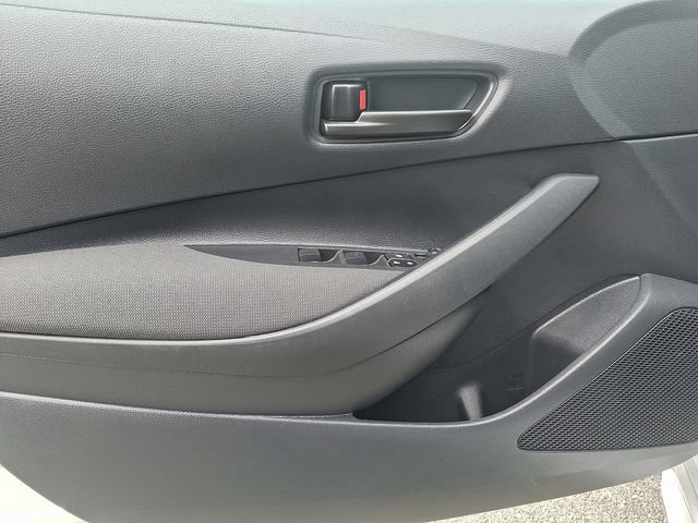 Used 2025 Toyota Corolla LE FWD image 12