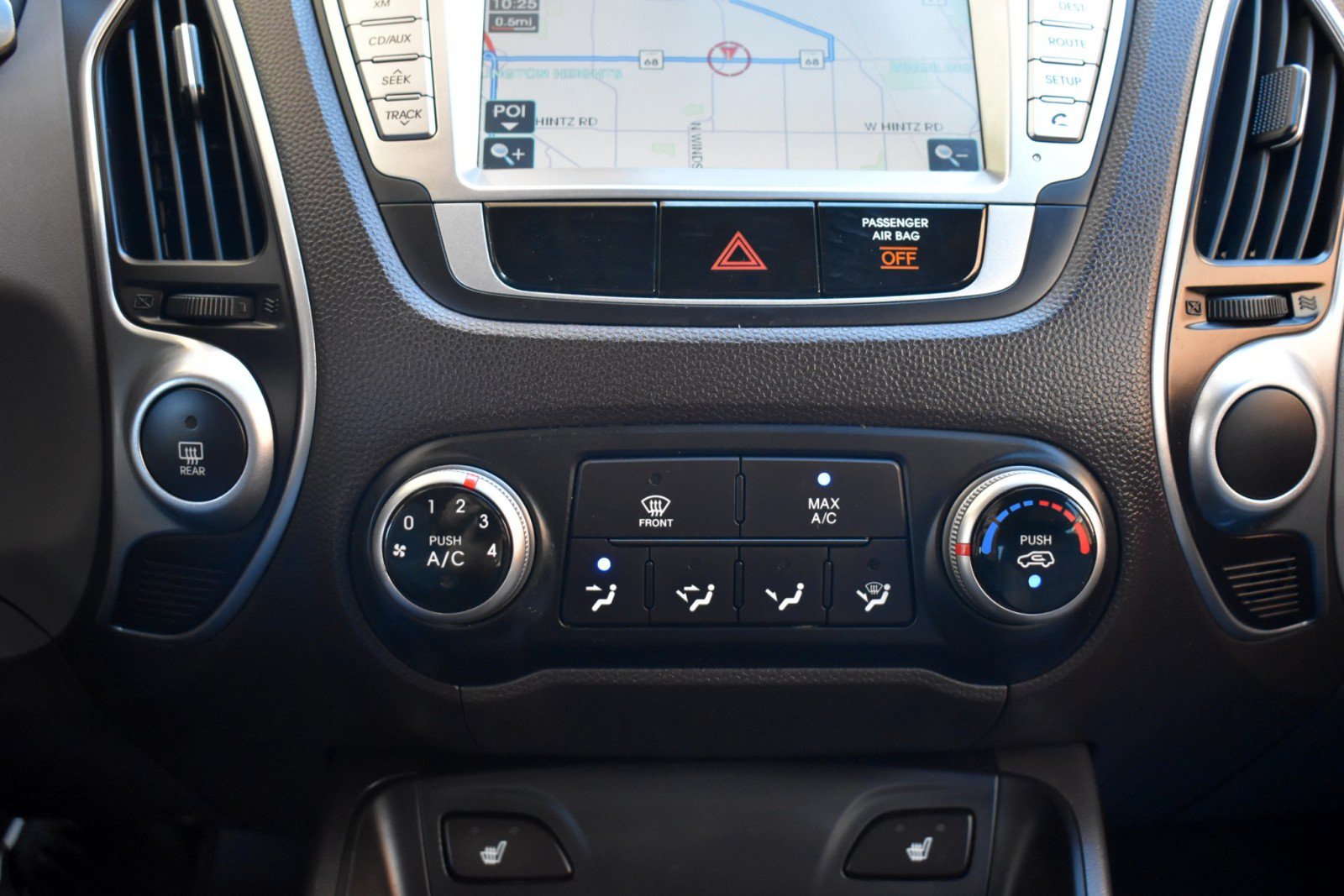 Used 2011 Hyundai Tucson GLS w/ Navigation Pkg 2 AWD/4WD image 19