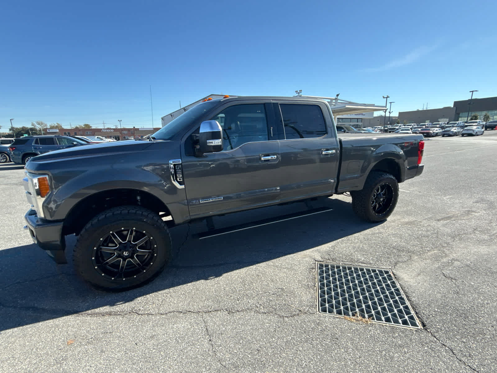 Used 2017 Ford F250 Platinum w/ Platinum Ultimate Package AWD/4WD image 4