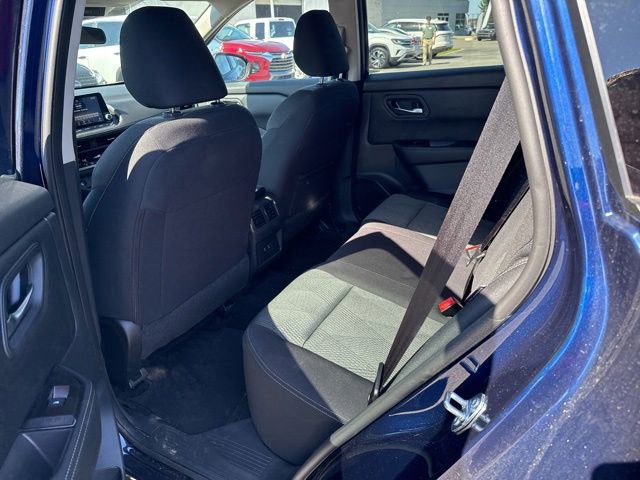 Used 2024 Nissan Rogue SV FWD image 17