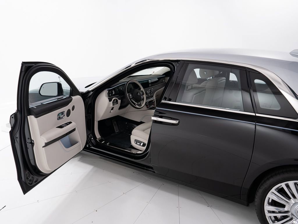 Certified 2025 Rolls-Royce Ghost image 10