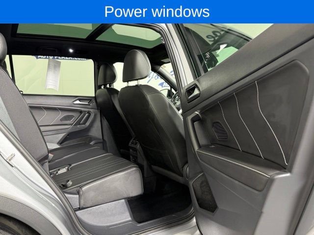 Used 2023 Volkswagen Tiguan SE R-Line FWD image 18