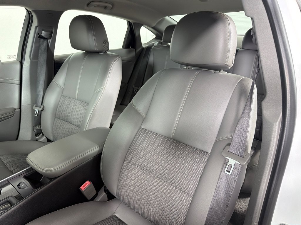 Used 2018 Chevrolet Impala LS FWD image 13