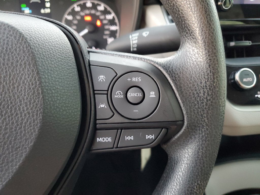 Certified 2025 Toyota Corolla LE FWD image 21