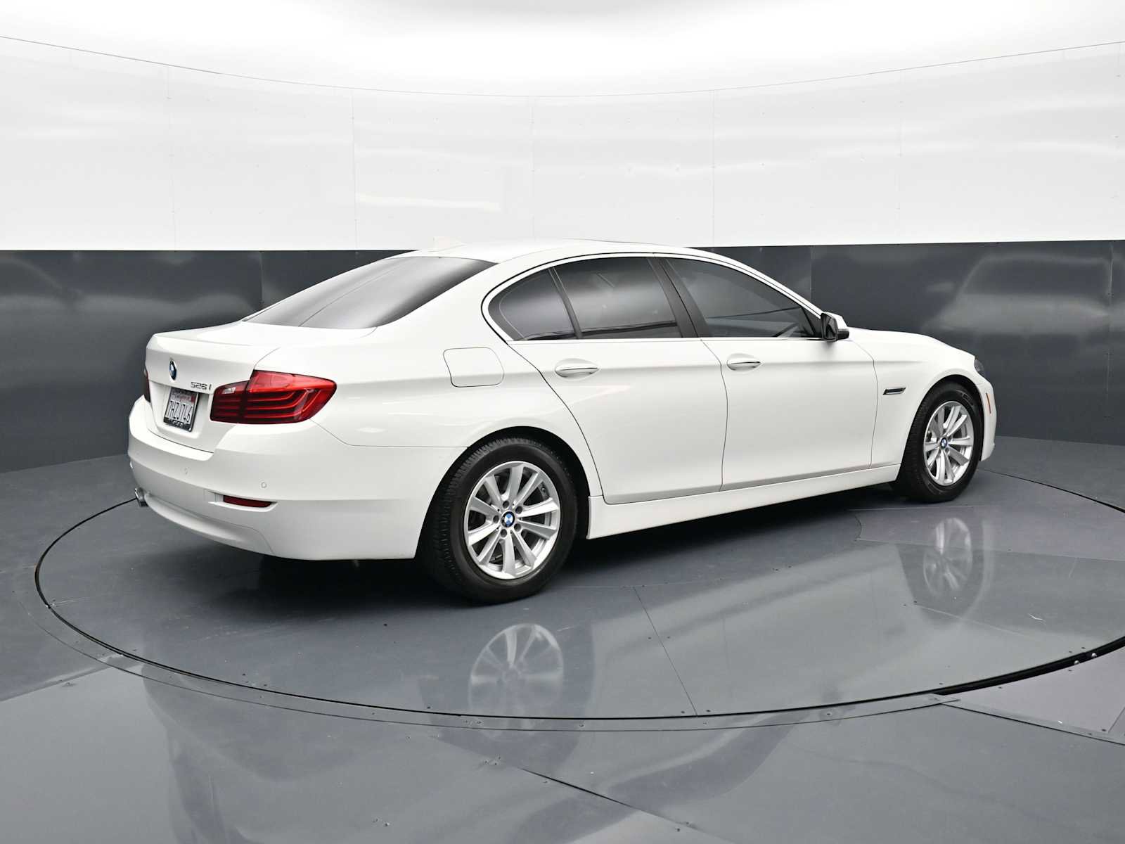 Used 2015 BMW 528i Sedan image 5