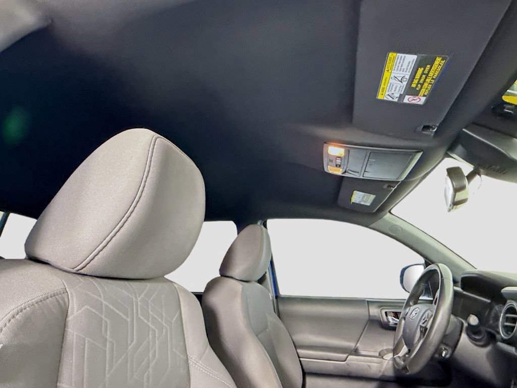 Used 2018 Toyota Tacoma TRD Sport image 19