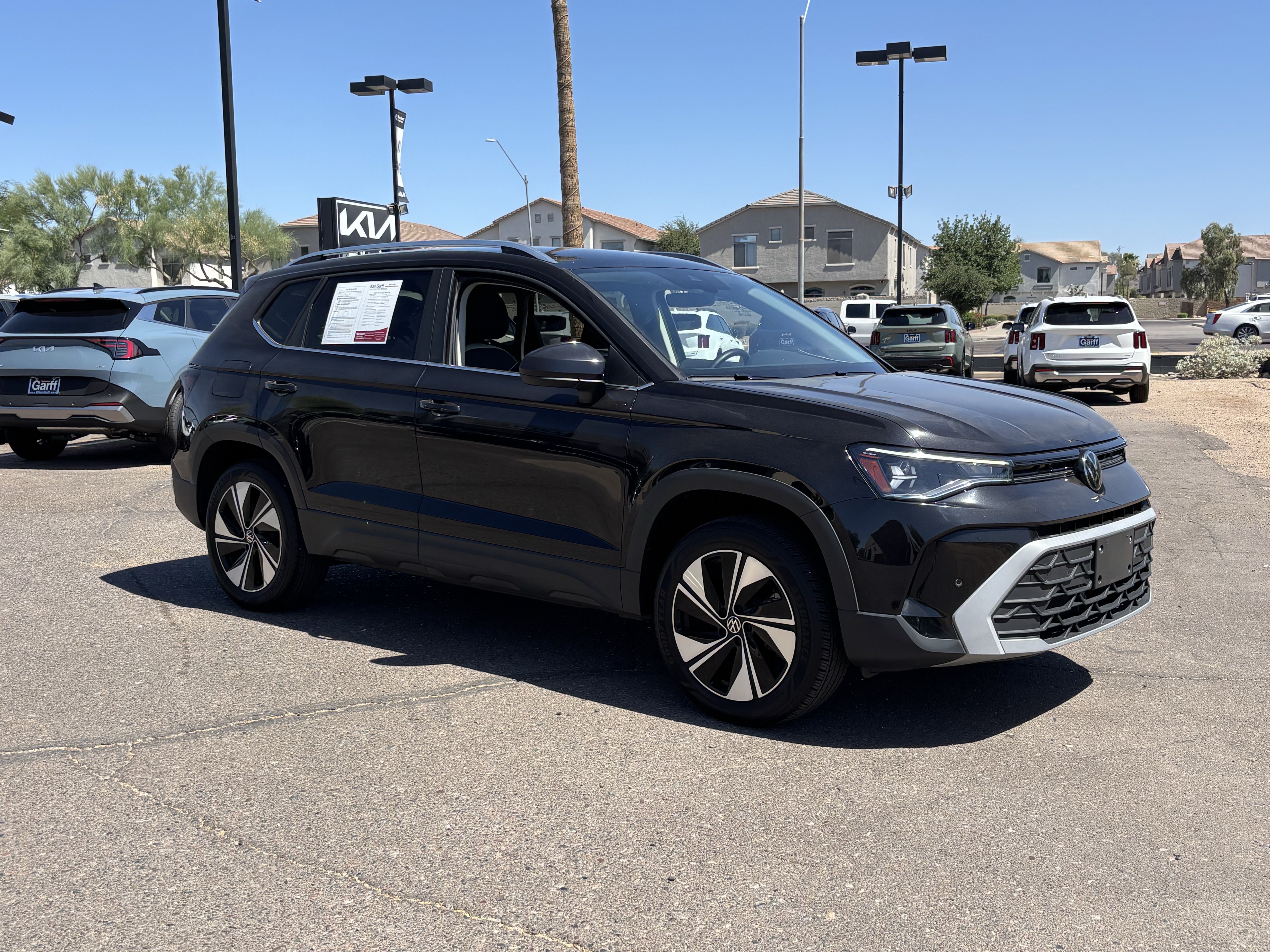 Used 2025 Volkswagen Taos SE AWD/4WD image 32