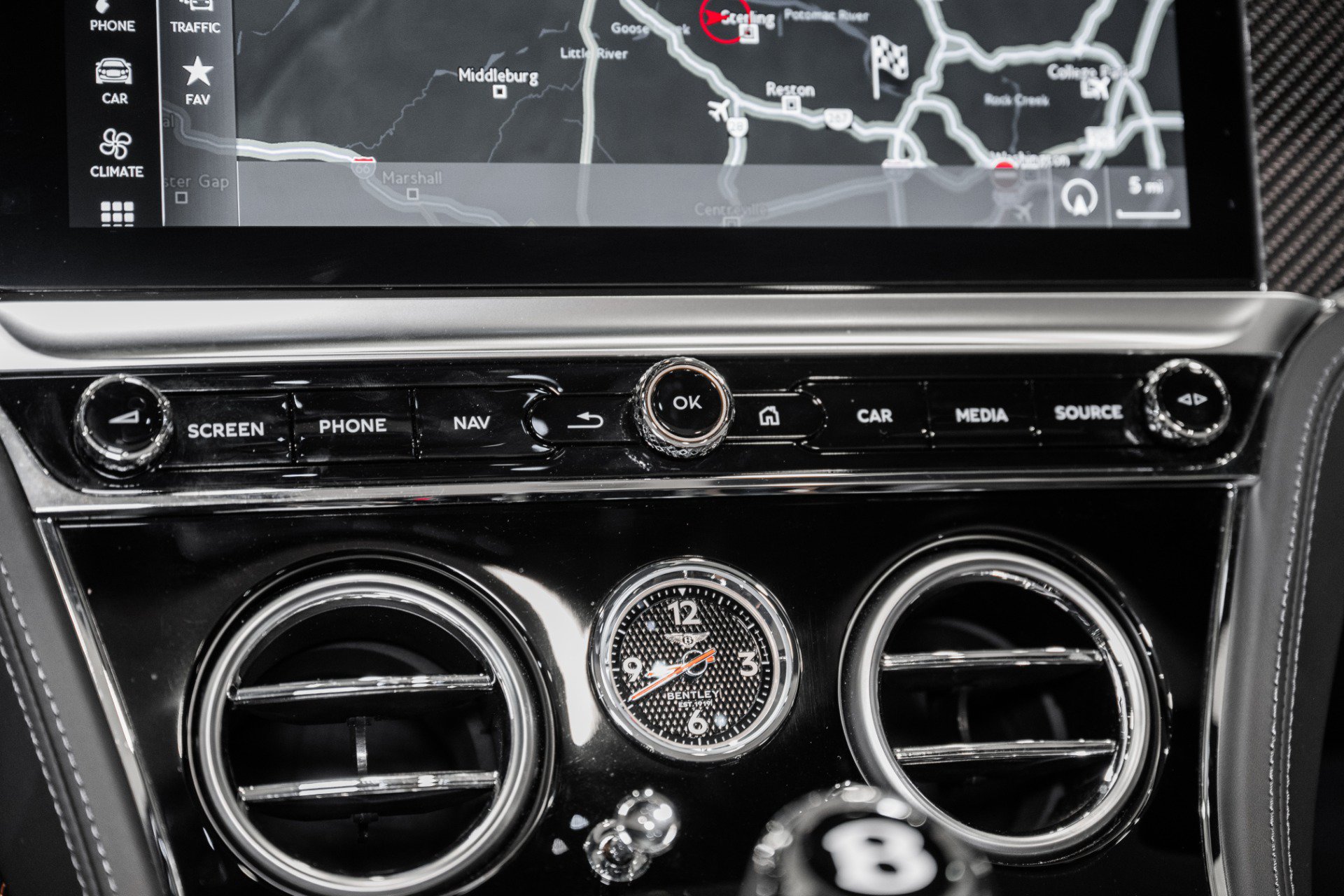 Certified 2024 Bentley Continental GT AWD/4WD image 33