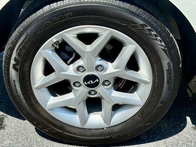 Used 2025 Kia Soul LX w/ LX Technology Package image 30