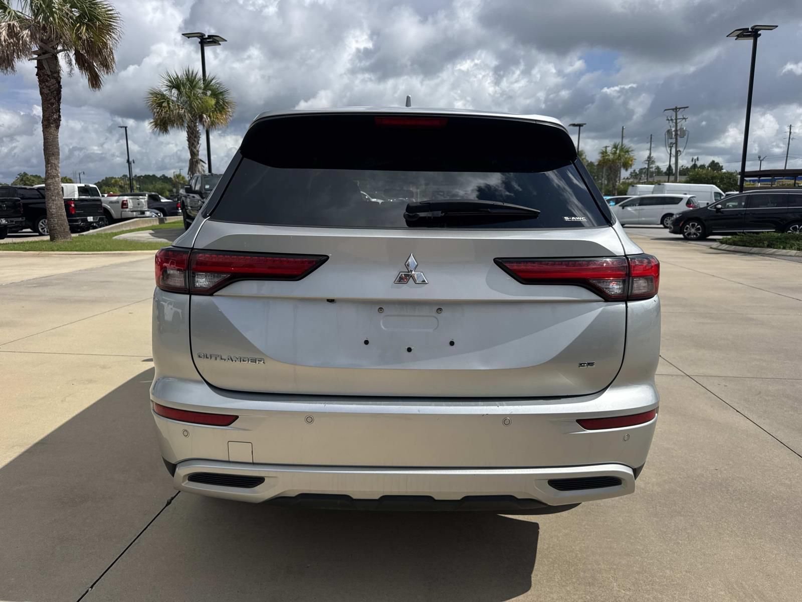 Used 2024 Mitsubishi Outlander SE AWD/4WD image 6