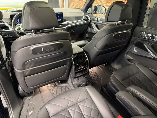 Used 2024 BMW X7 xDrive40i w/ Executive Package AWD/4WD image 37