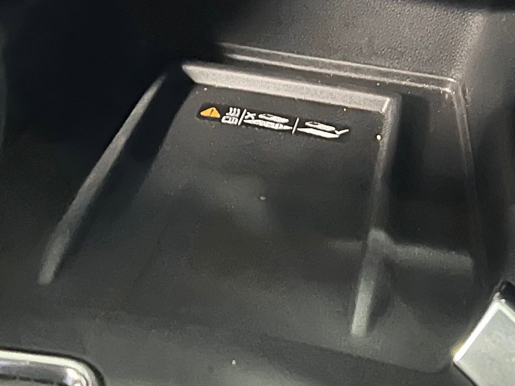 Used 2023 Chevrolet Traverse LT image 35