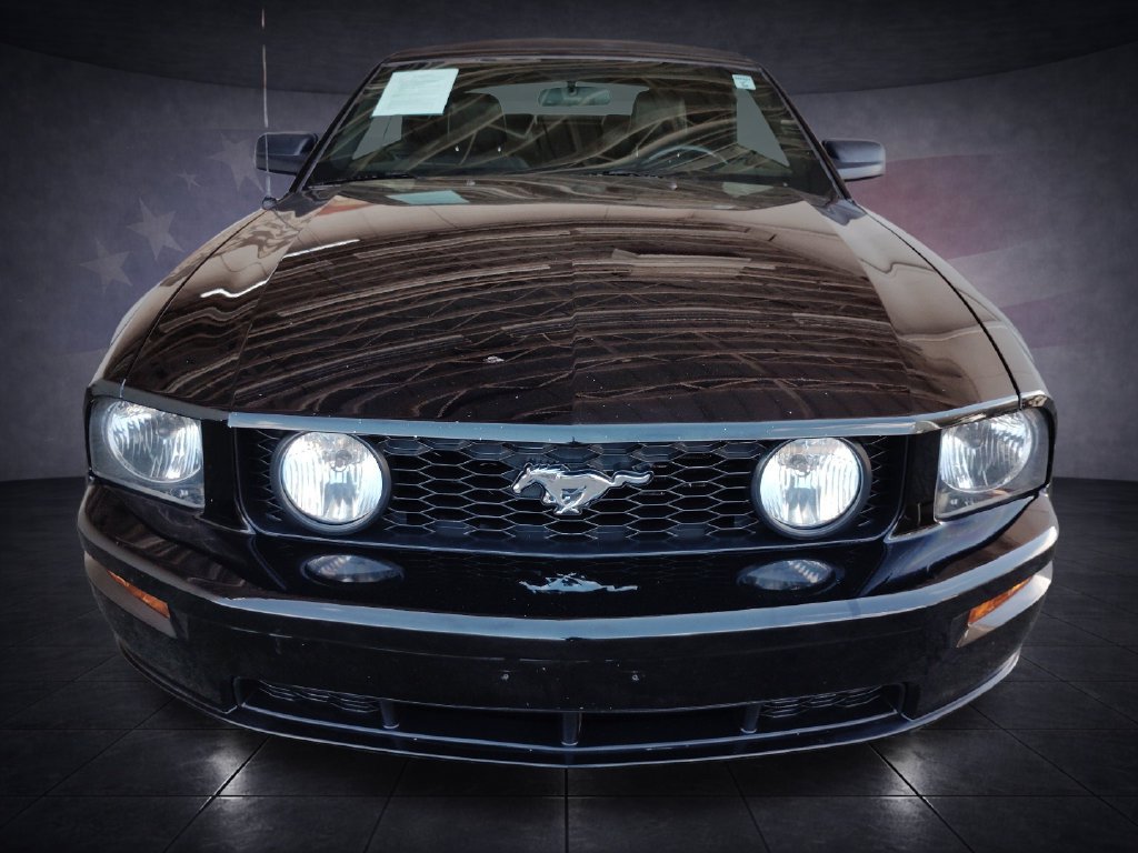 Used 2005 Ford Mustang GT RWD image 8