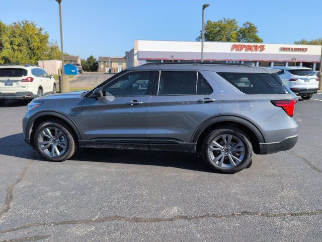 Used 2026 Ford Explorer Active w/ Active Comfort Package AWD/4WD image 4