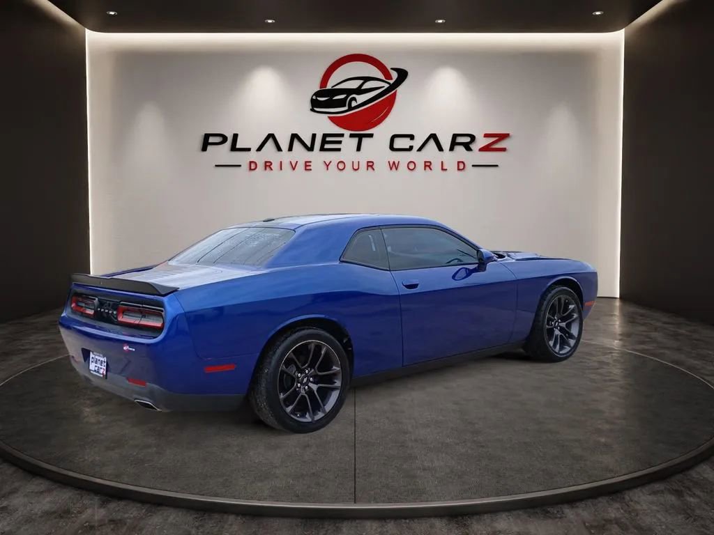 Used 2019 Dodge Challenger SXT w/ Blacktop Package RWD image 5
