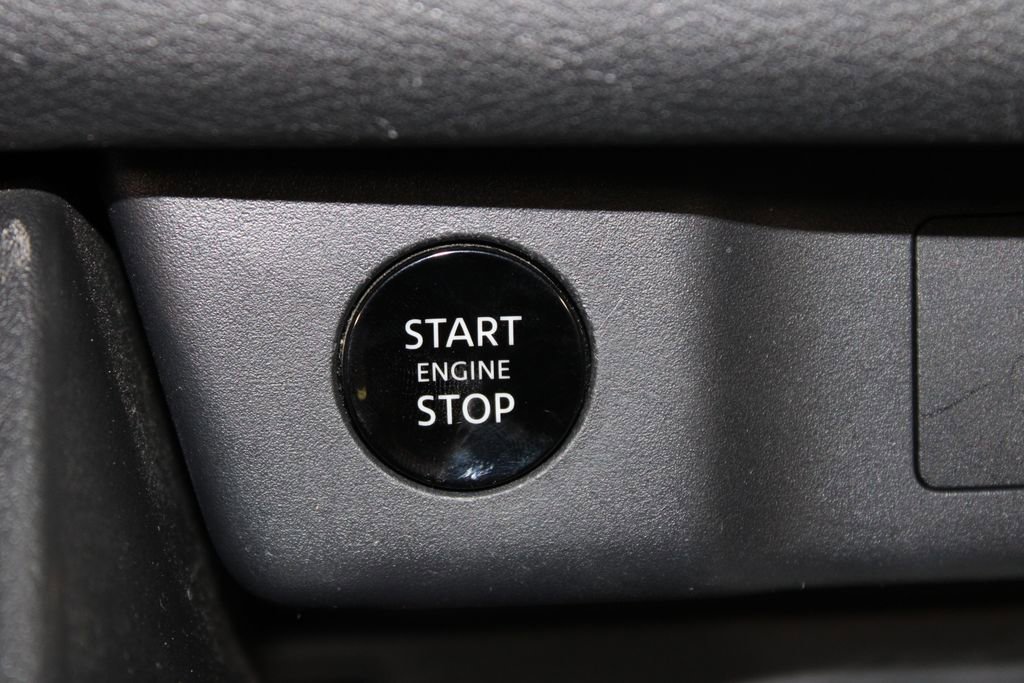 Used 2024 Nissan Rogue SL FWD image 26