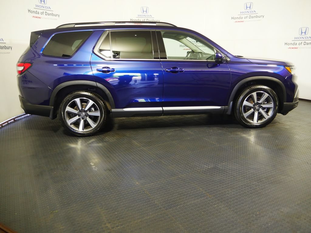 Used 2023 Honda Pilot Elite image 3