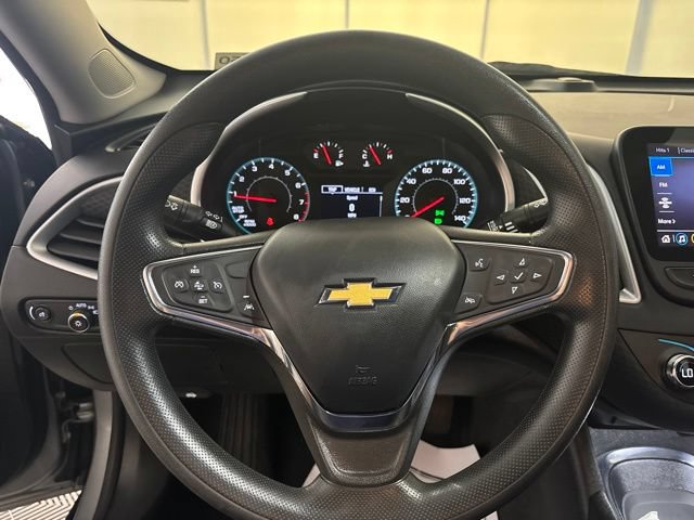 Used 2024 Chevrolet Malibu LT FWD image 2