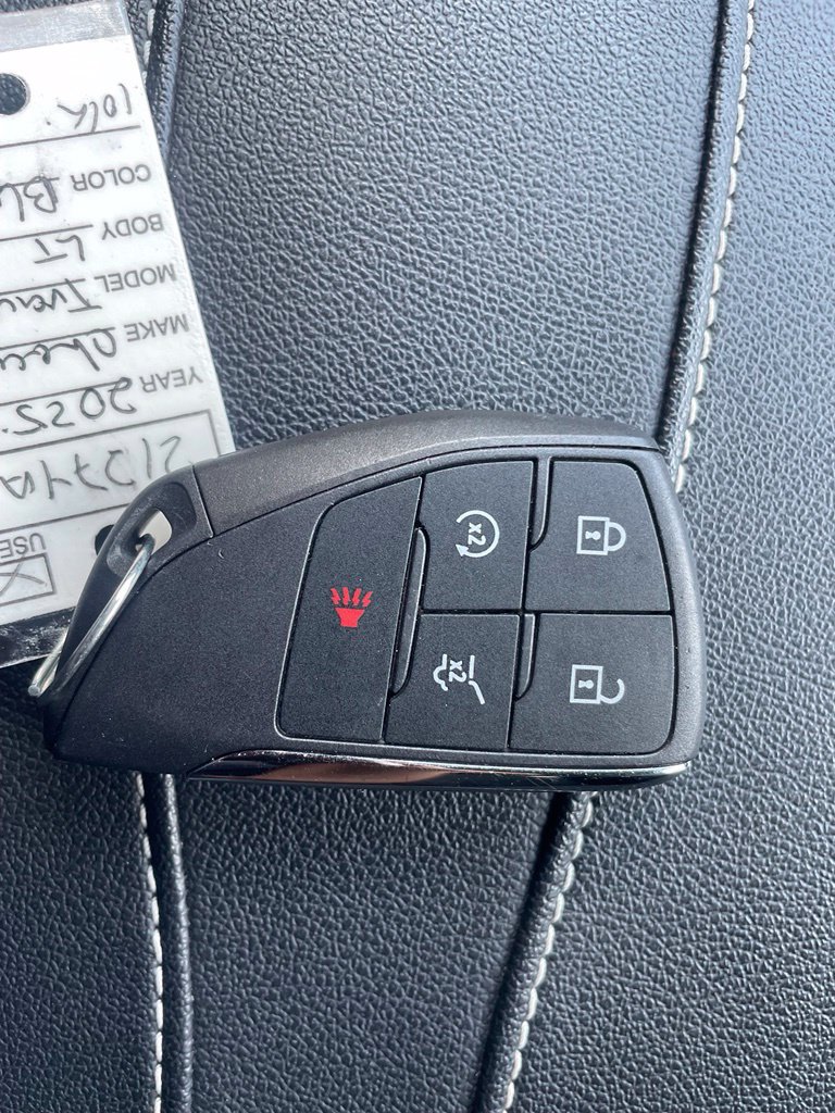 Used 2025 Chevrolet Traverse LT w/ LPO, Floor Liner Package FWD image 18