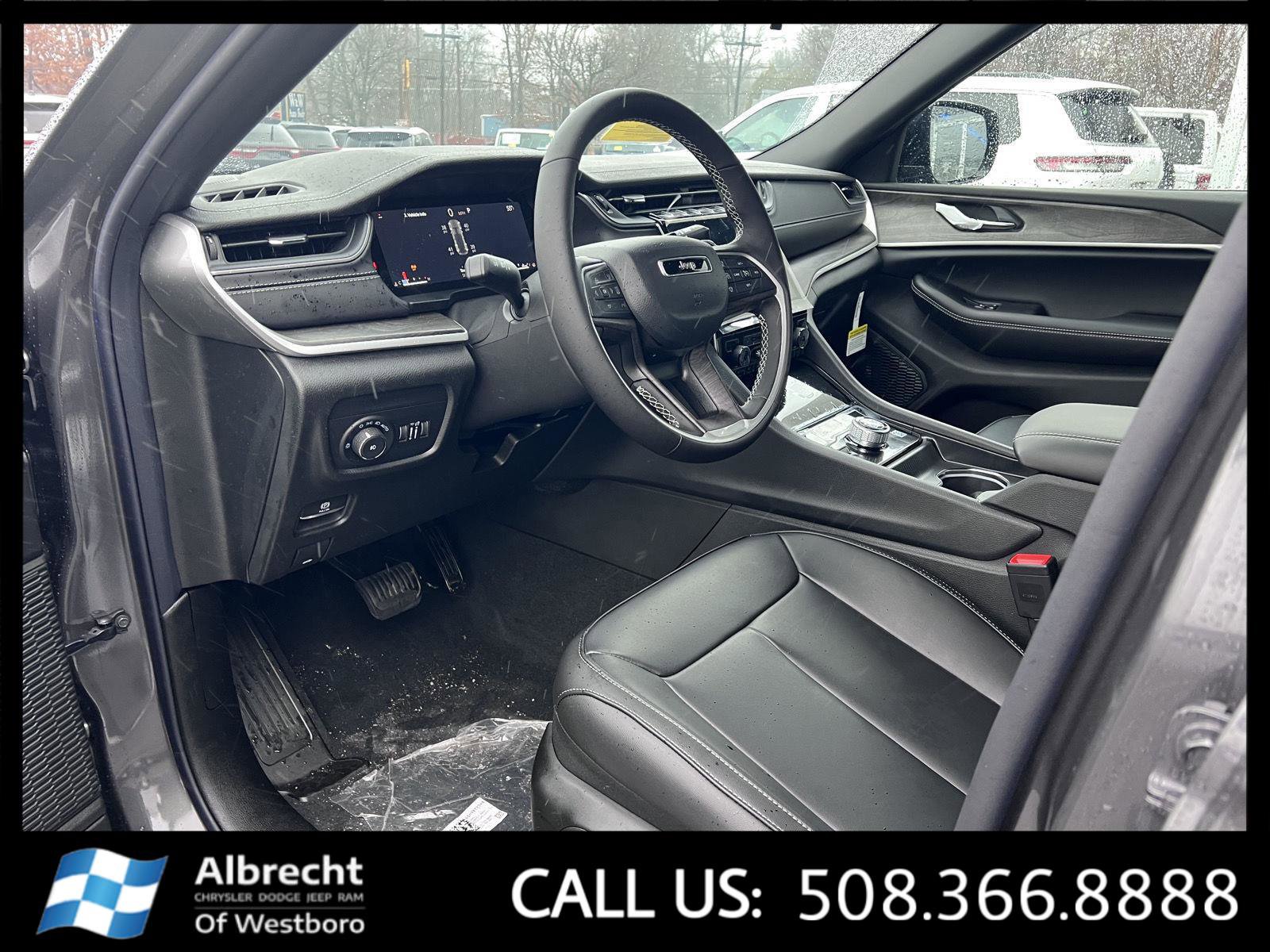 New 2025 Jeep Grand Cherokee Limited w/ Trailer Tow Package image 9