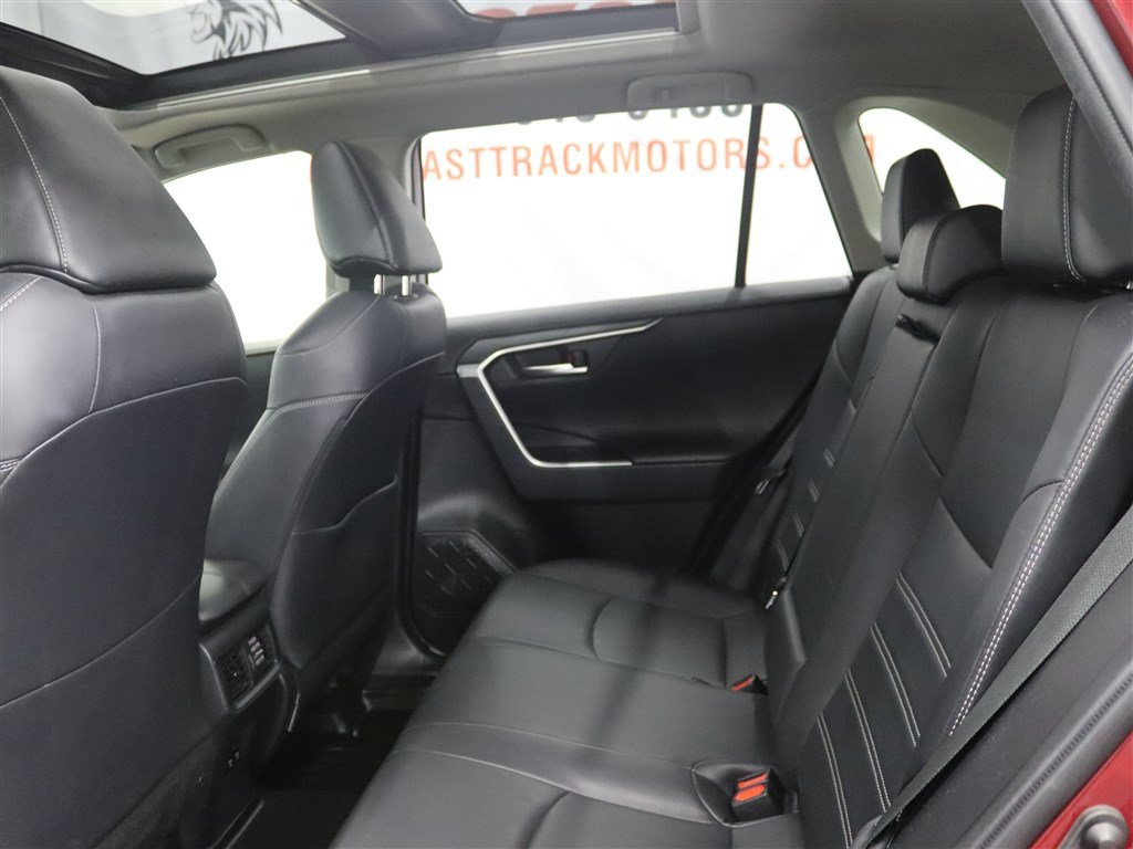Used 2019 Toyota RAV4 Limited AWD/4WD image 17
